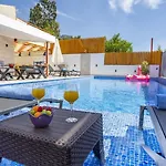 Uzumlu Village 2 Bedroom 9863 Villa Kalkan