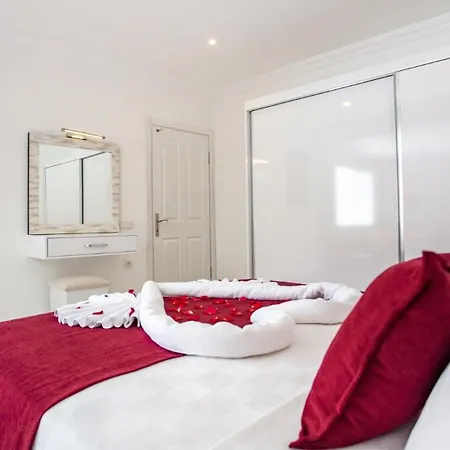 Uzumlu Village 2 Bedroom 9863 Willa *