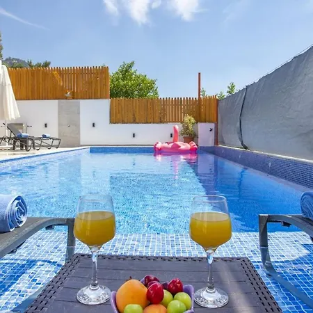 Uzumlu Village 2 Bedroom 9863 *