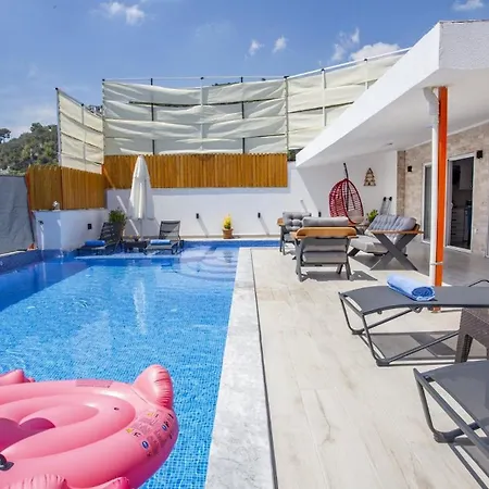 Uzumlu Village 2 Bedroom 9863 Willa *