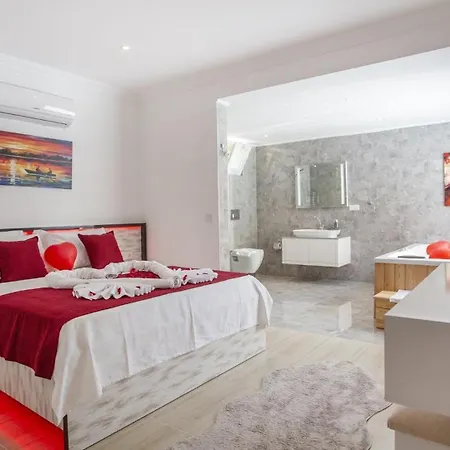 Uzumlu Village 2 Bedroom 9863 Villa Kalkan