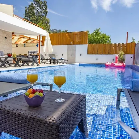 Uzumlu Village 2 Bedroom 9863 Villa Kalkan