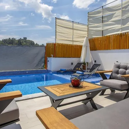 Uzumlu Village 2 Bedroom 9863 Villa Kalkan