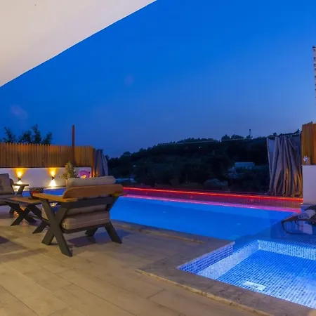 Uzumlu Village 2 Bedroom 9863 * Kalkan