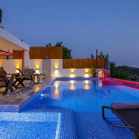 Uzumlu Village 2 Bedroom 9863 * Kalkan